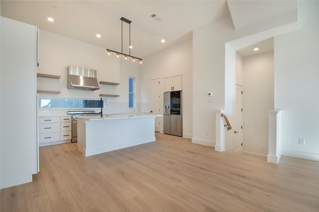 2203 Hondo Avenue 105, Dallas, TX 75219