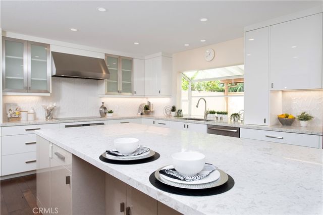 11790 Papagallo Court, San Diego, CA 92124