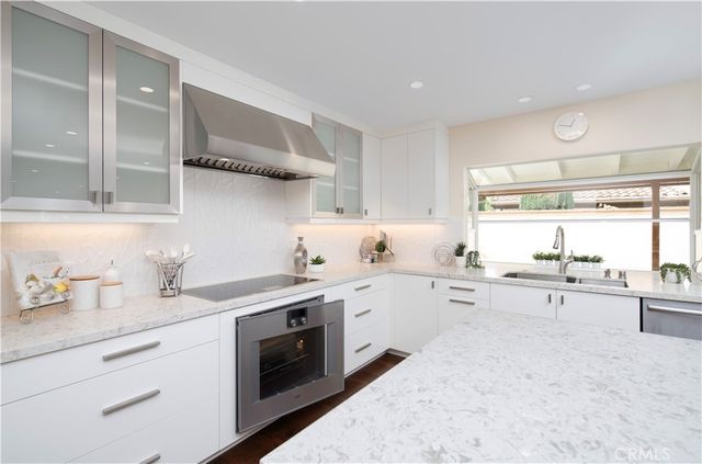 11790 Papagallo Court, San Diego, CA 92124