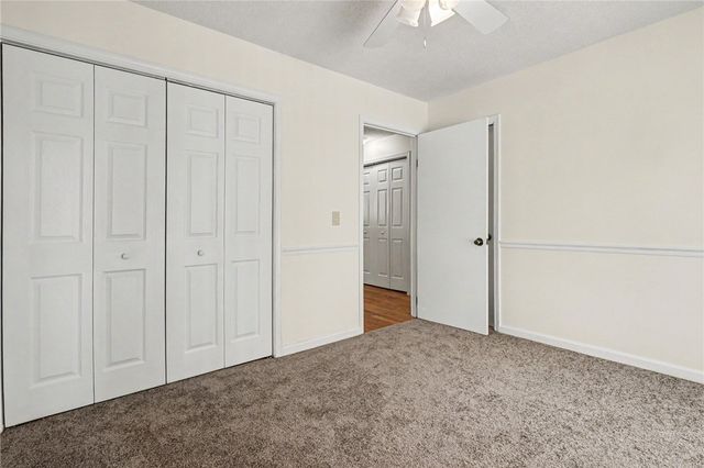101 Fairway Oaks Lane E, Easley, SC 29642