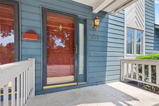 101 Fairway Oaks Lane E, Easley, SC 29642