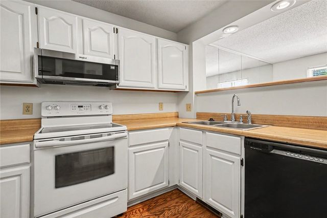 101 Fairway Oaks Lane E, Easley, SC 29642