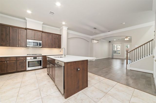 5020 Dickson Street, Houston, TX 77007