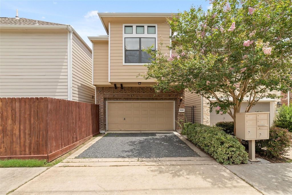 5020 Dickson Street, Houston, TX 77007
