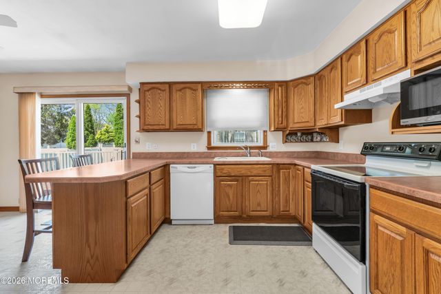 900 Cable Avenue, Beachwood, NJ 08722