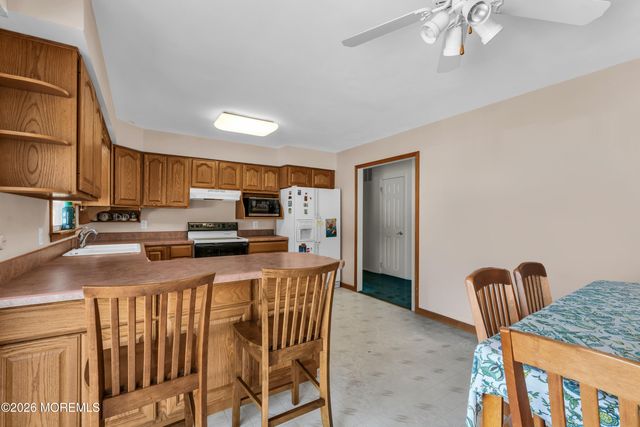 900 Cable Avenue, Beachwood, NJ 08722