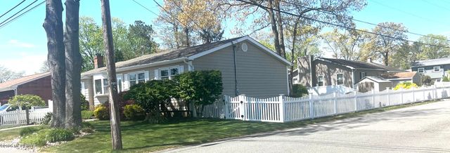 900 Cable Avenue, Beachwood, NJ 08722