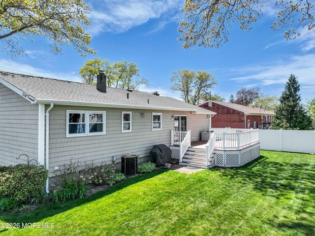 900 Cable Avenue, Beachwood, NJ 08722