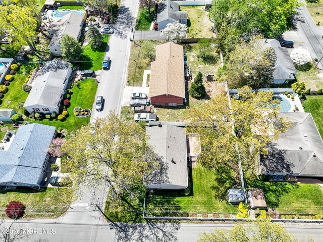 900 Cable Avenue, Beachwood, NJ 08722