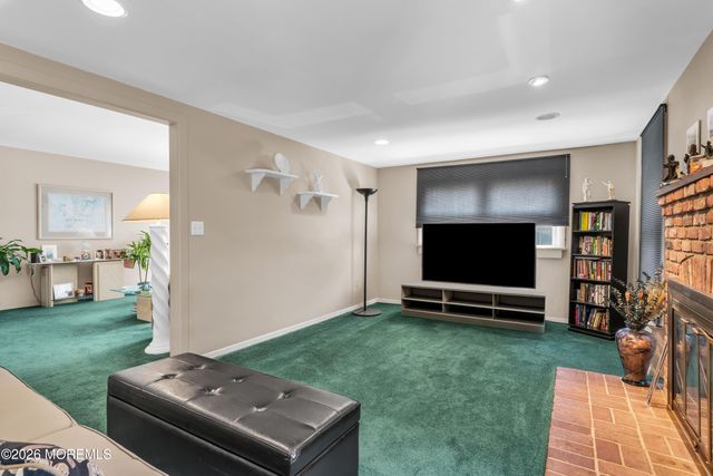 900 Cable Avenue, Beachwood, NJ 08722