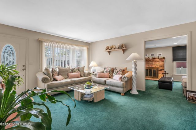 900 Cable Avenue, Beachwood, NJ 08722