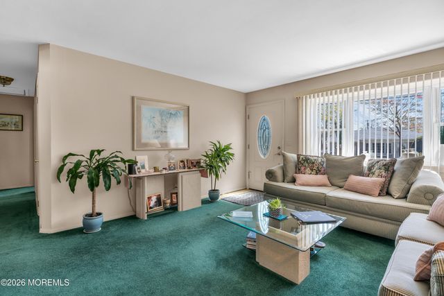 900 Cable Avenue, Beachwood, NJ 08722