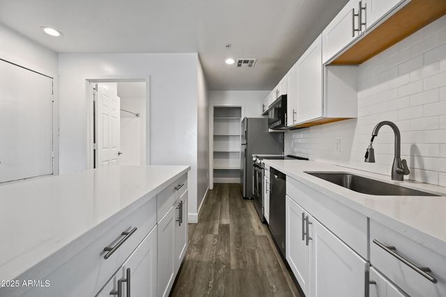 3065 N 67TH Avenue 215, Phoenix, AZ 85033