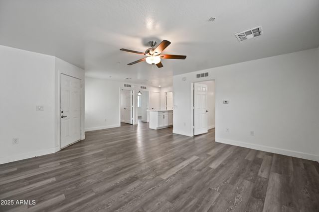 3065 N 67TH Avenue 215, Phoenix, AZ 85033