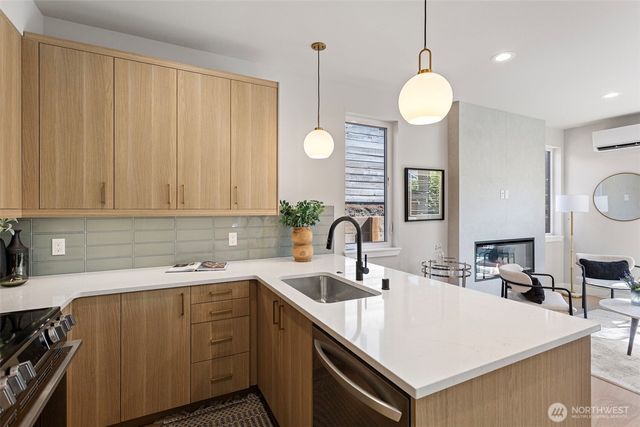 4114 NE 60th Street, Seattle, WA 98115