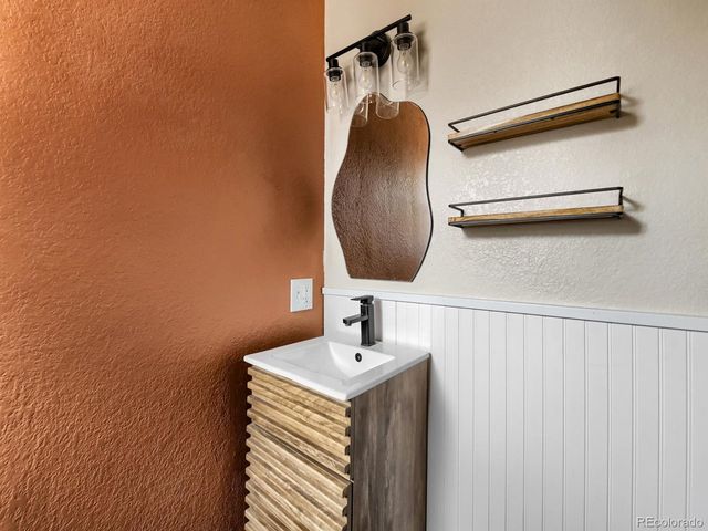 628 S Oswego Ct, Aurora, CO 80012