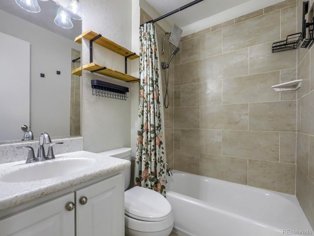628 S Oswego Ct, Aurora, CO 80012