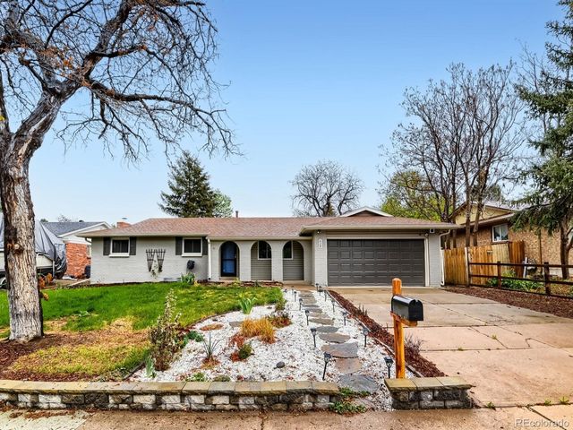 628 S Oswego Ct, Aurora, CO 80012
