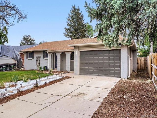 628 S Oswego Ct, Aurora, CO 80012