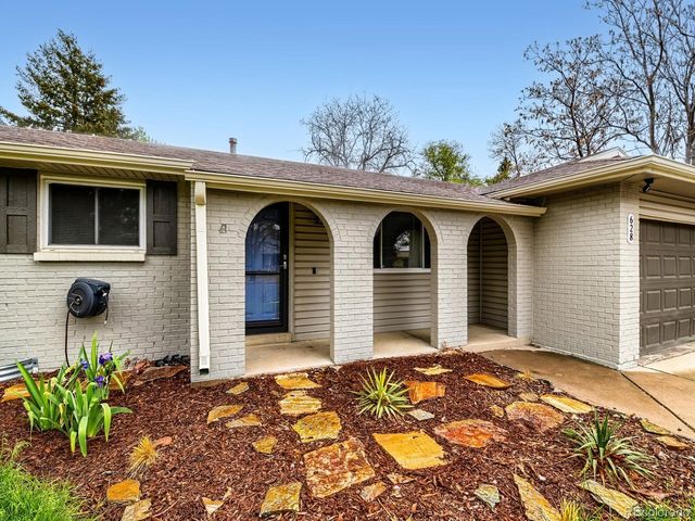 628 S Oswego Ct, Aurora, CO 80012