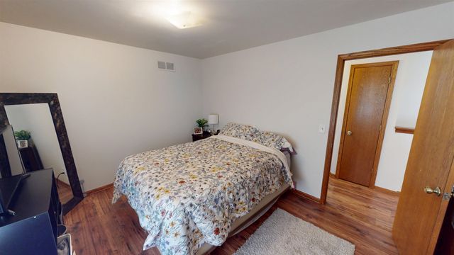 515 W 38th St, Wichita, KS 67204