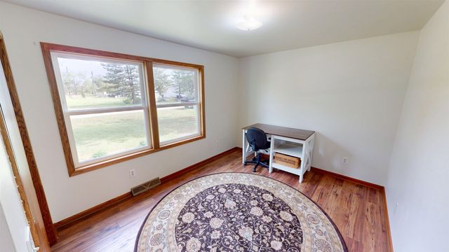 515 W 38th St, Wichita, KS 67204