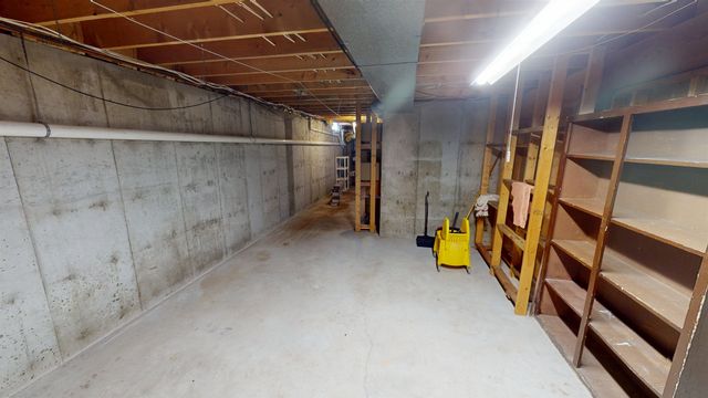 515 W 38th St, Wichita, KS 67204