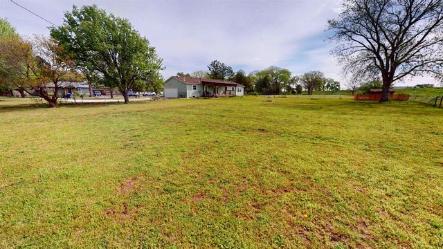 515 W 38th St, Wichita, KS 67204