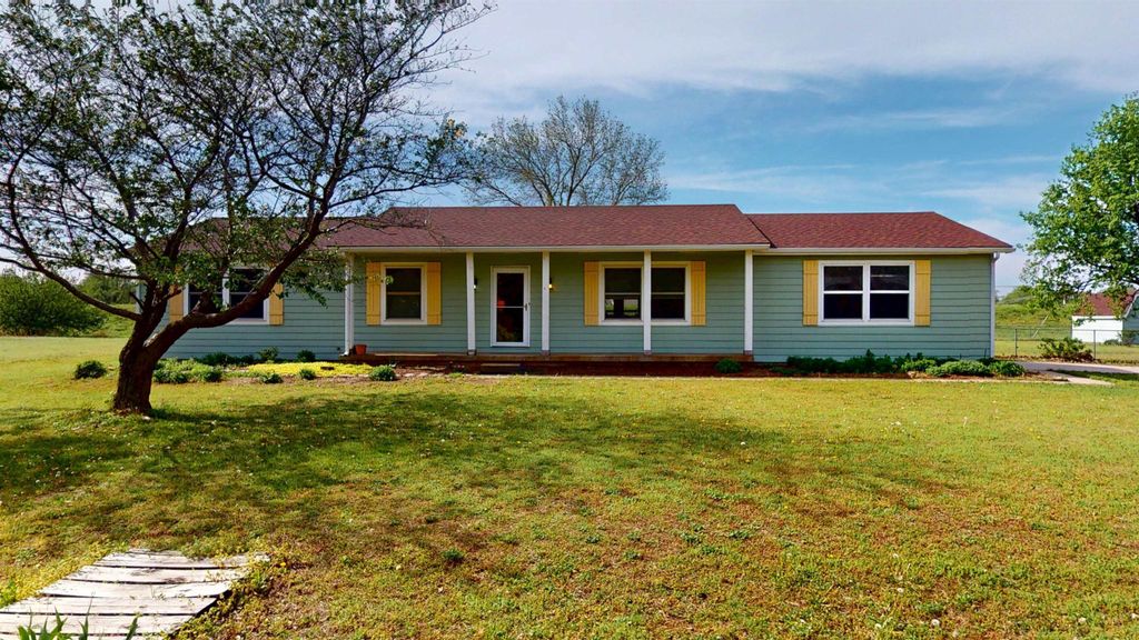 515 W 38th St, Wichita, KS 67204