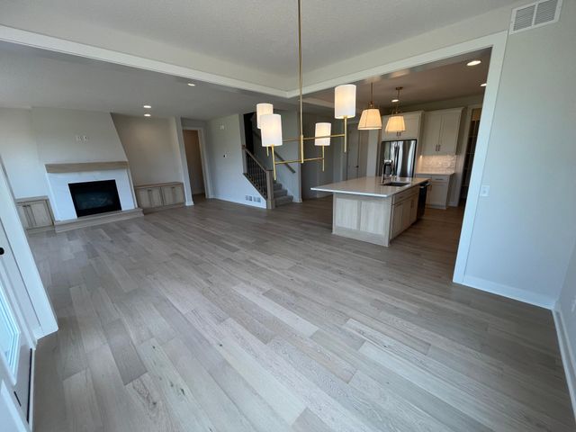 18300 104th Avenue N, Maple Grove, MN 55311