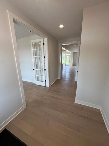 18300 104th Avenue N, Maple Grove, MN 55311