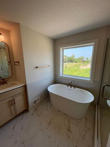 18300 104th Avenue N, Maple Grove, MN 55311