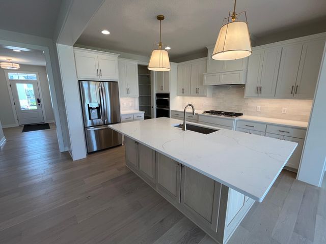18300 104th Avenue N, Maple Grove, MN 55311