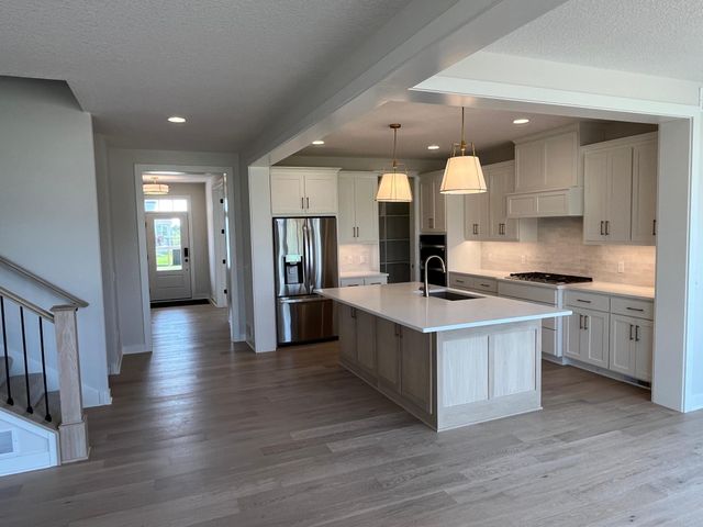 18300 104th Avenue N, Maple Grove, MN 55311