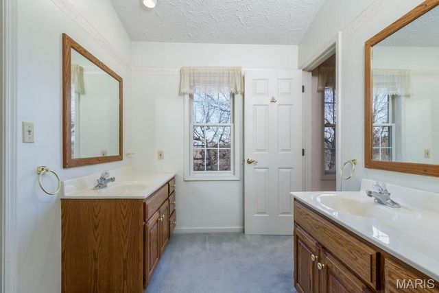 17145 Lemming Lane, St Robert, MO 65584