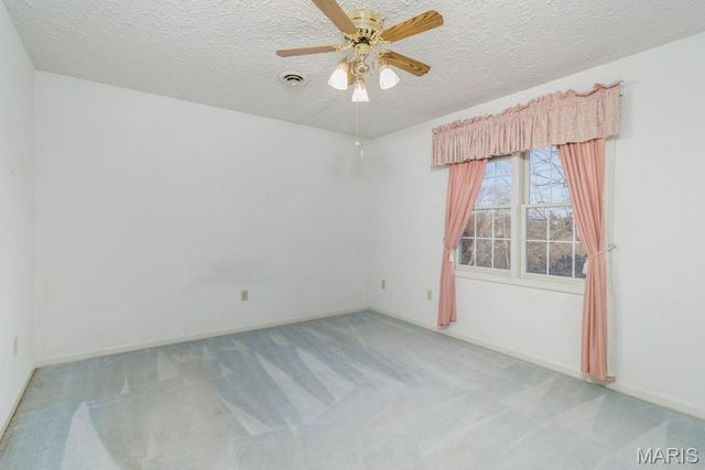 17145 Lemming Lane, St Robert, MO 65584