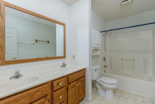 17145 Lemming Lane, St Robert, MO 65584