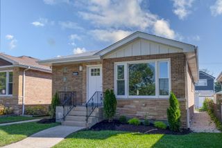 5243 N Nagle Avenue, Chicago, IL 60630