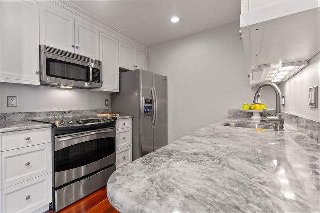 75 Clarendon St 607, Boston, MA 02116