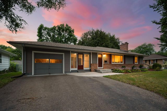 6917 39th Avenue N, Crystal, MN 55427
