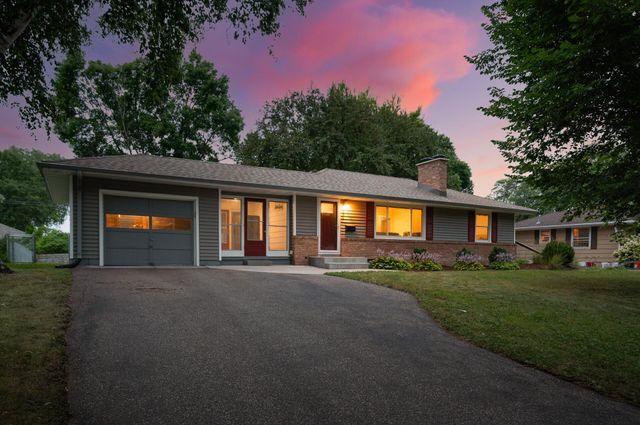 6917 39th Avenue N, Crystal, MN 55427