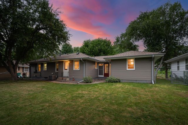 6917 39th Avenue N, Crystal, MN 55427