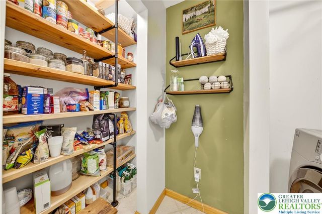 715 Beaver Run Drive, Mahoning Twp, PA 18235