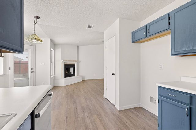 1712 Tierra Del Oso Drive NW, Albuquerque, NM 87120
