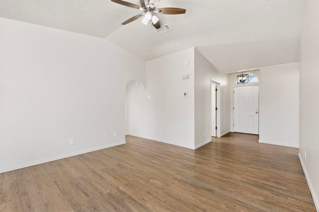 1712 Tierra Del Oso Drive NW, Albuquerque, NM 87120