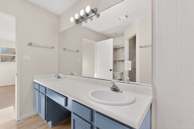 1712 Tierra Del Oso Drive NW, Albuquerque, NM 87120