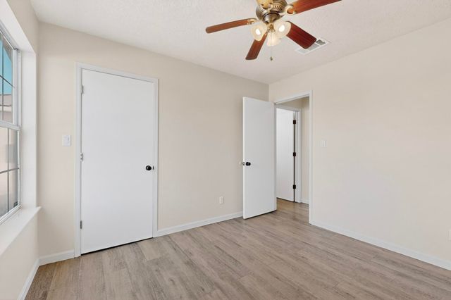 1712 Tierra Del Oso Drive NW, Albuquerque, NM 87120