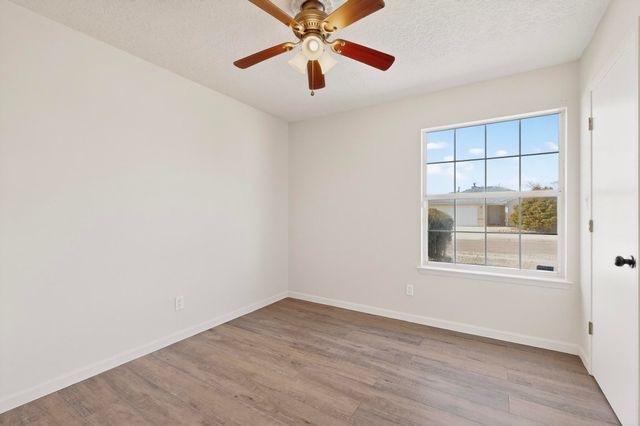 1712 Tierra Del Oso Drive NW, Albuquerque, NM 87120