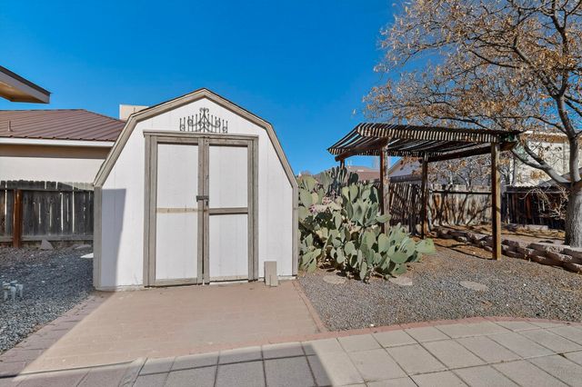 1712 Tierra Del Oso Drive NW, Albuquerque, NM 87120