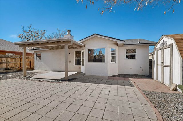 1712 Tierra Del Oso Drive NW, Albuquerque, NM 87120